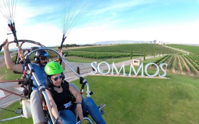 Volar en paramotor sobre los viñedos, nueva propuesta de Bodega Sommos