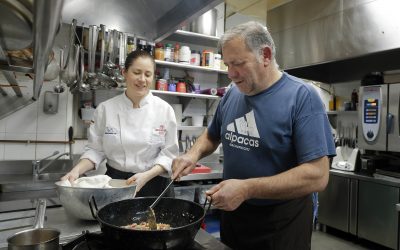 EL PADRE QUE ME COCINÓ. Beatriz y Fernando Allué