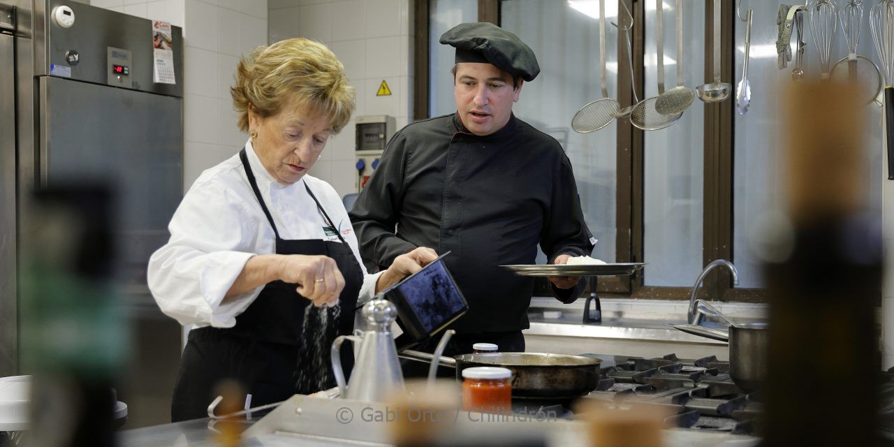 LA MADRE QUE ME COCINÓ. Esther Barco y Roberto Alfaro