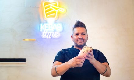 El chef Alex Viñal lleva su propuesta de Ternasco Kebab a Vive Latino 2024