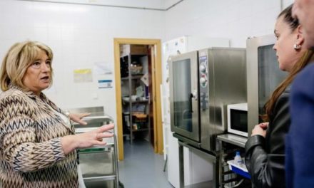 Educación transformará una decena de comedores de línea fría a cocinas in situ