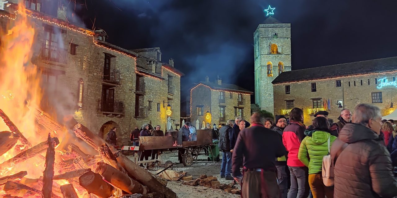 El antiguo oficio de vinatero vuelve a ser protagonista en la Plaza Mayor de Aínsa